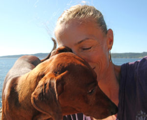 Dyreassistert terapeut DAT Christina Mjellem og terapihunden Ruffen